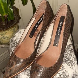 Women’s size 8 Matt Benson snakeskin heels